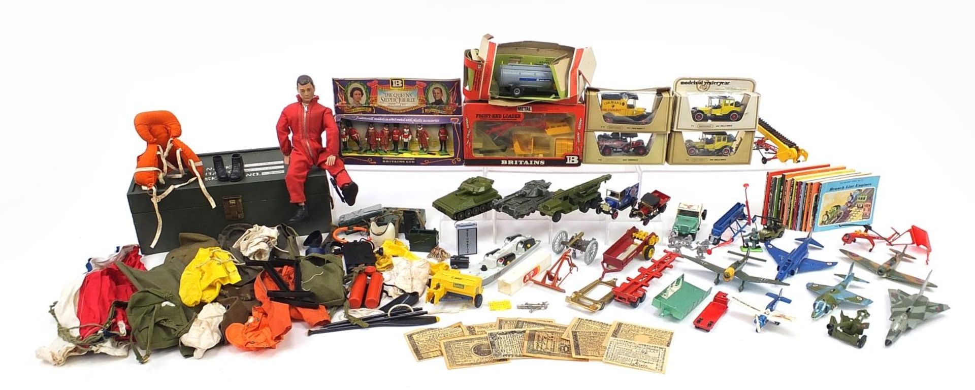 Vintage and later toys including Dinky diecast vehicles, Britains soldiers number 7225 and action