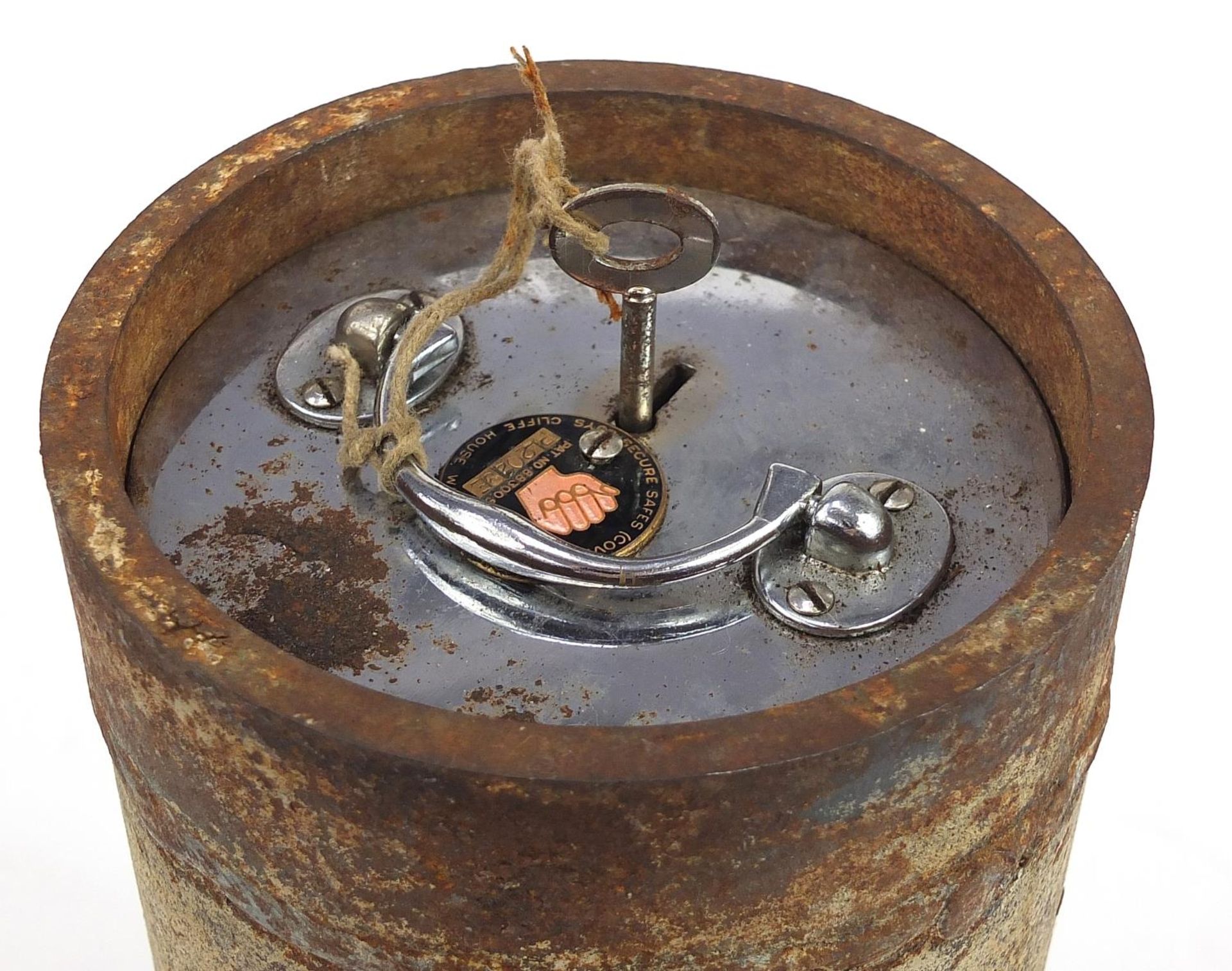 Cast iron Secure Safes cylindrical floor safe with key, 31cm high x 15.5cm in diameter - Image 3 of 6