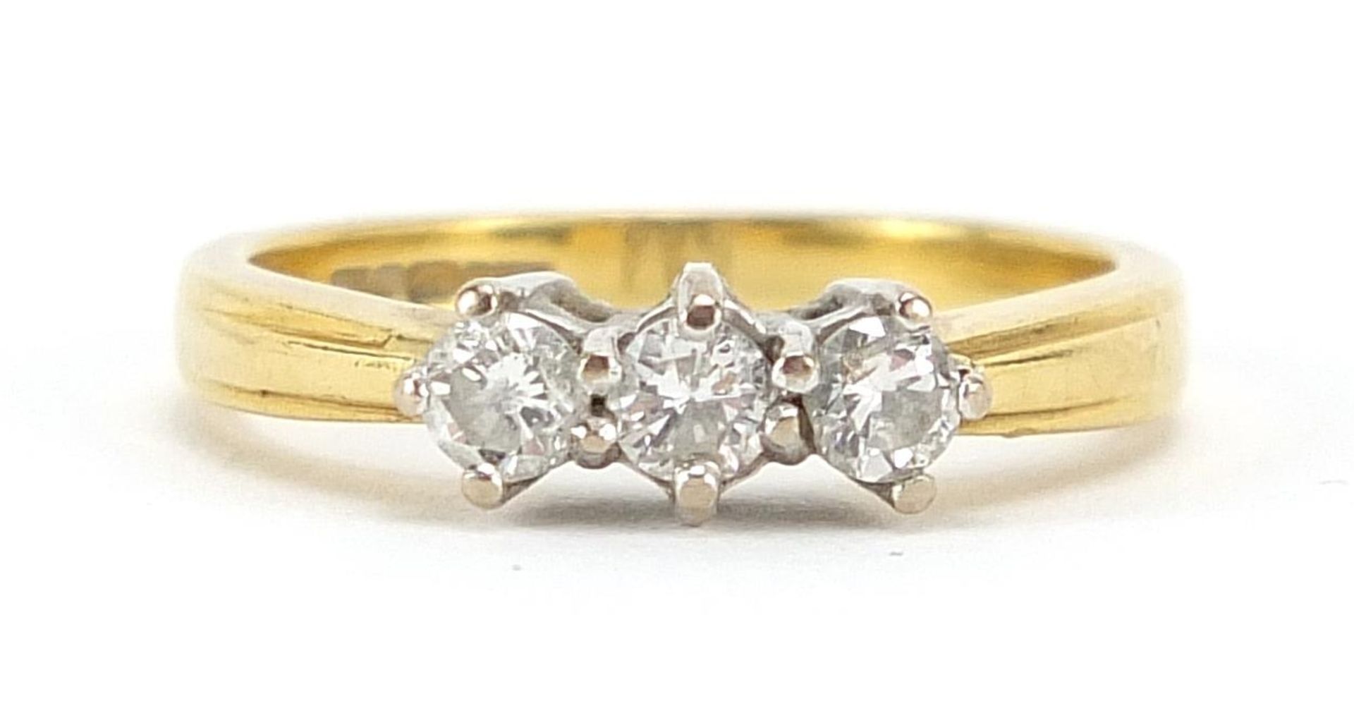 18ct gold diamond three stone ring, size J, 3.3g