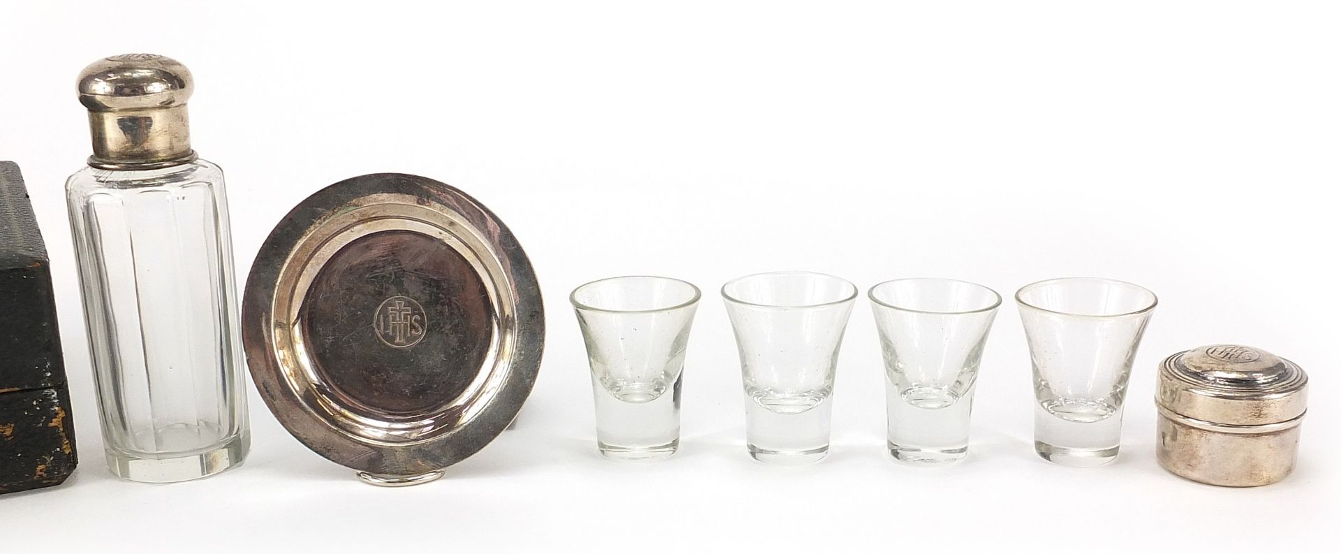 Silver plated travelling holy communion set housed in a fitted case, the bottle 10cm high - Image 2 of 4