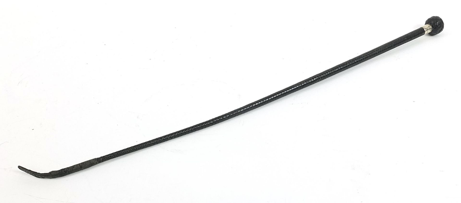 Swaine & Adney riding crop with silver mount, R A London 1982, 67cm in length