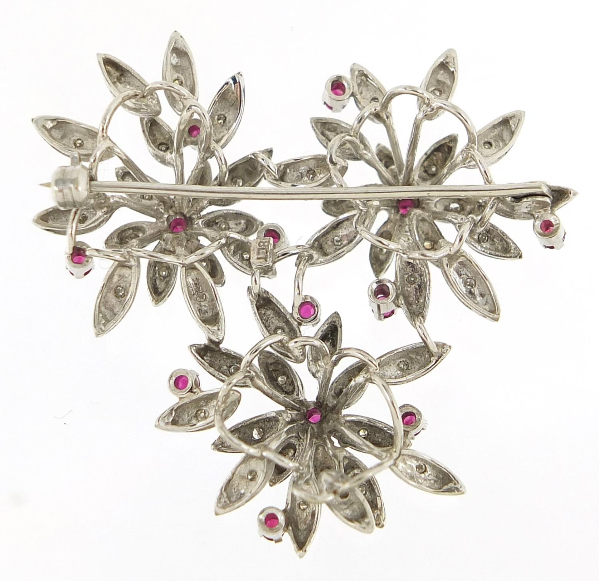 18ct white gold ruby and diamond floral bouquet brooch, 4cm high, 14.6g - Bild 2 aus 3