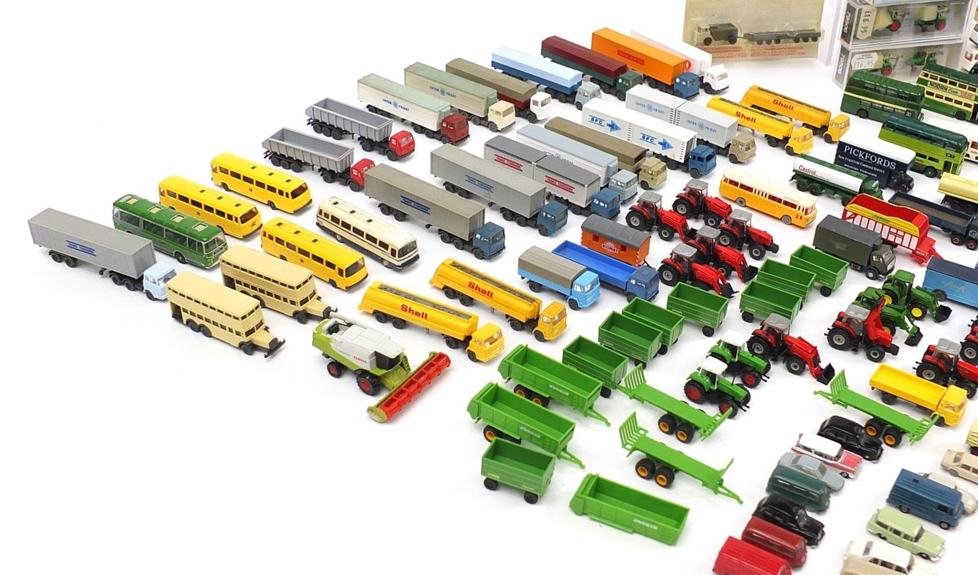 Large collection of N gauge model railway advertising vehicles, freight containers and accessories - Image 2 of 9