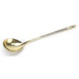 Rusian silver gilt niello work spoon, impressed Russian marks, 14cm in length, 20.8g