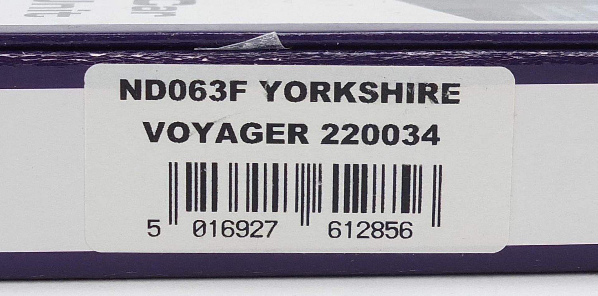 Dapol N gauge model railway The Yorkshire Voyager Four Car Multiple Unit set with box, number ND063F - Image 3 of 3