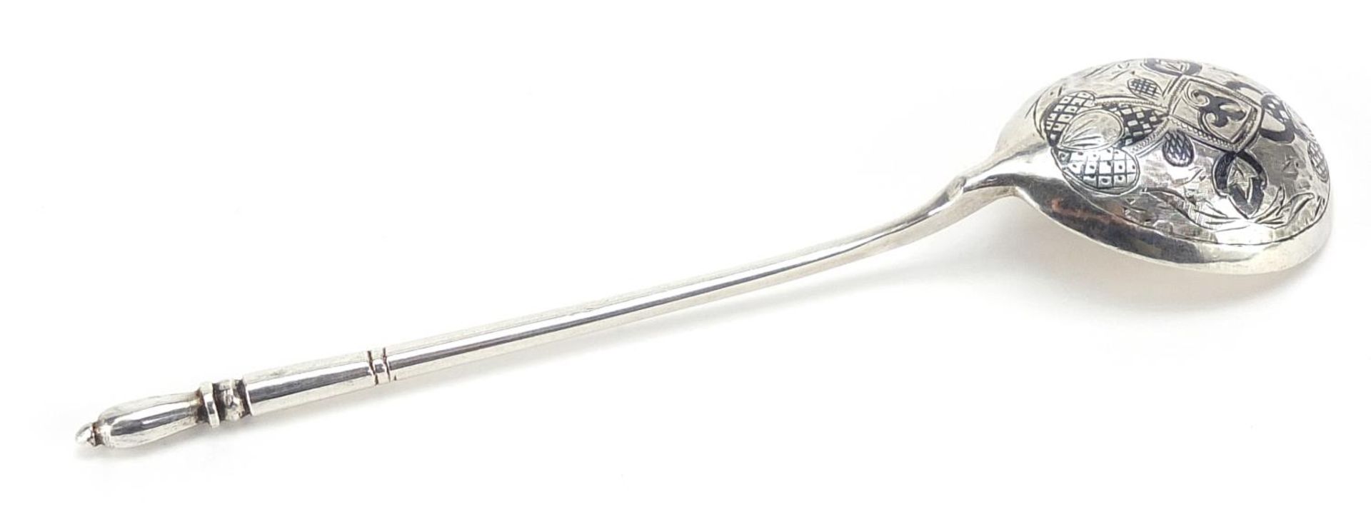 Russian silver niello work spoon, impressed Russian marks, 13.5cm in length, 20.4g - Image 2 of 3