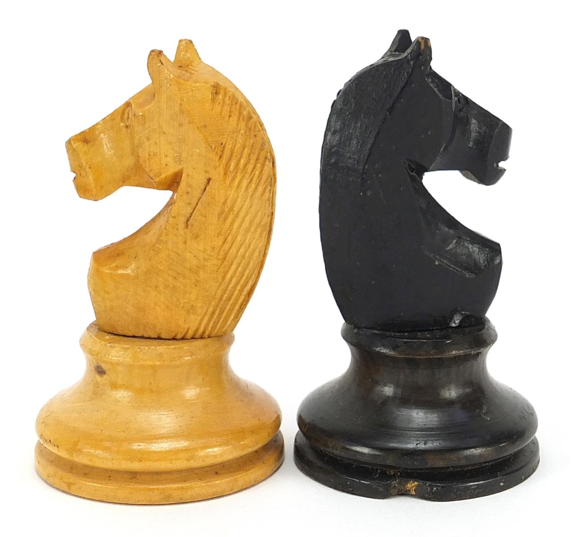 Large Jaques style boxwood and ebony Staunton chess set with mahogany box, the largest pieces each - Image 6 of 7