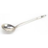 Russian silver niello work spoon, impressed Russian marks, 13.5cm in length, 20.4g