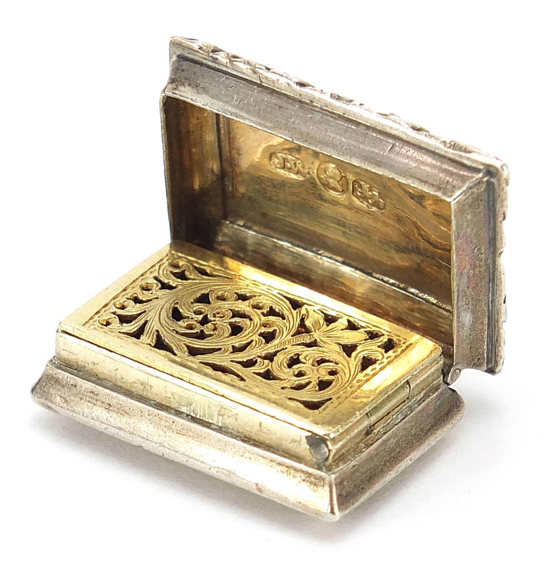 Joseph Willmore, George IV silver vinaigrette with hinged lid and gilt interior, Birmingham 1826, - Image 2 of 5