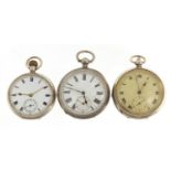 Three gentlemen's silver open face pocket watches, the largest 52mm in diameter