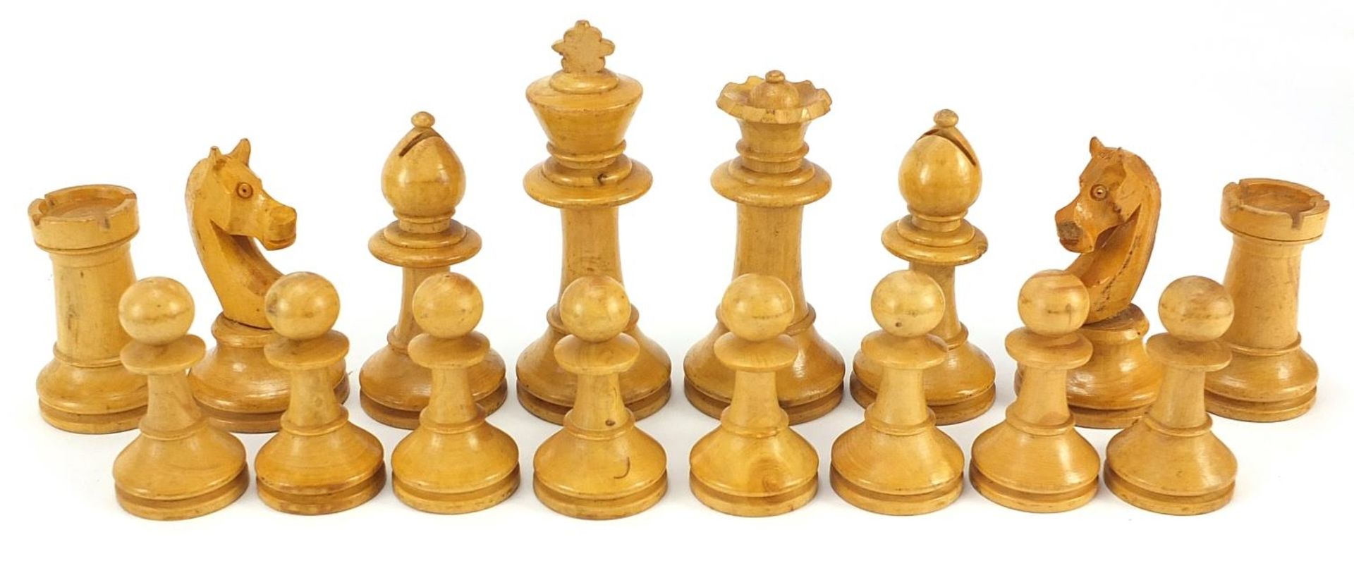 Large Jaques style boxwood and ebony Staunton chess set with mahogany box, the largest pieces each - Image 4 of 7