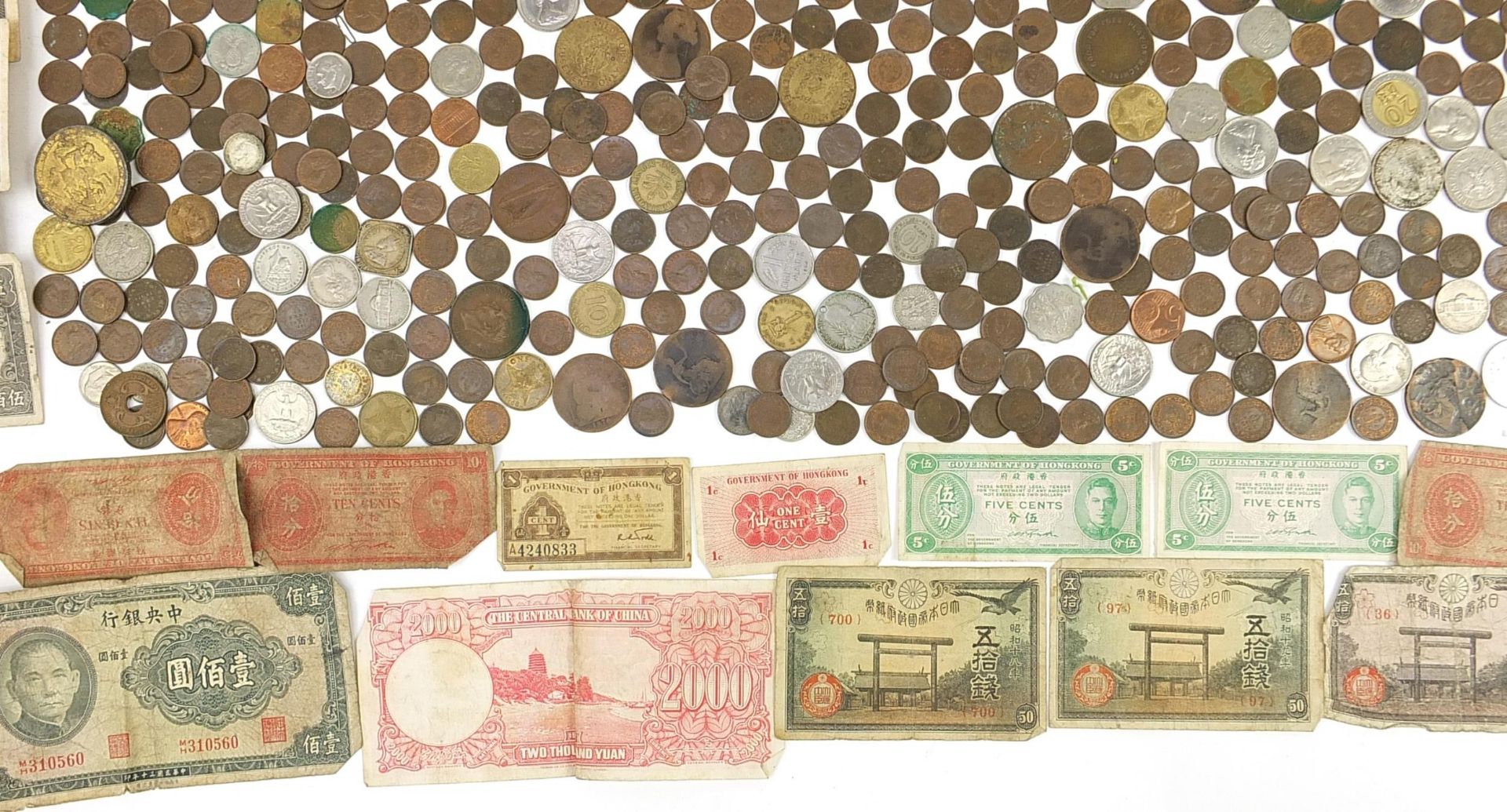 Collection of antique and later British and World banknotes including Japanese notes and a George - Bild 9 aus 10