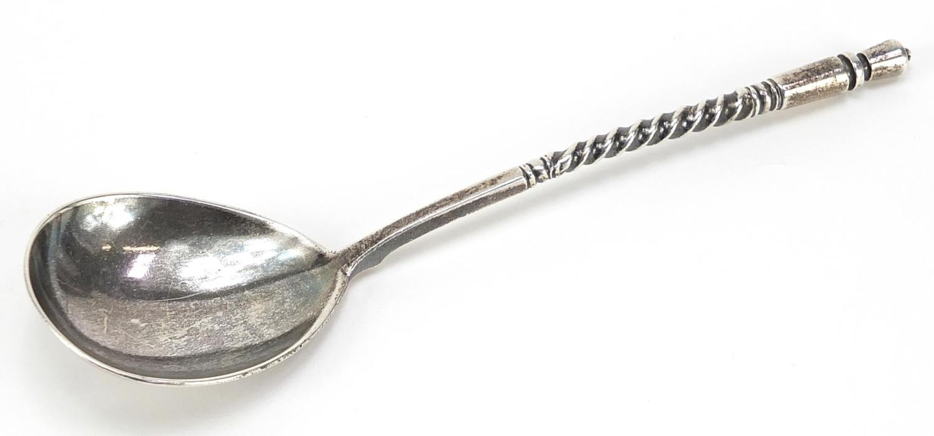 Russia silver spoon with foliate engraved bowl, impressed Russian marks, 16cm in length, 36.8g