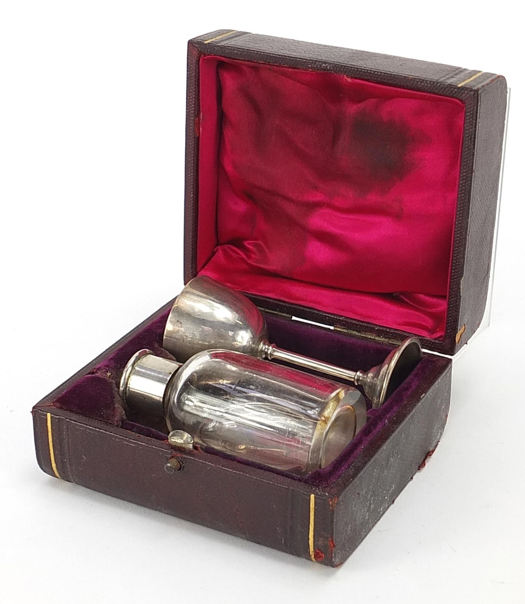 Josiah Williams & Co, George V silver travelling holy communion set, London 1910, the largest 8. - Image 5 of 6