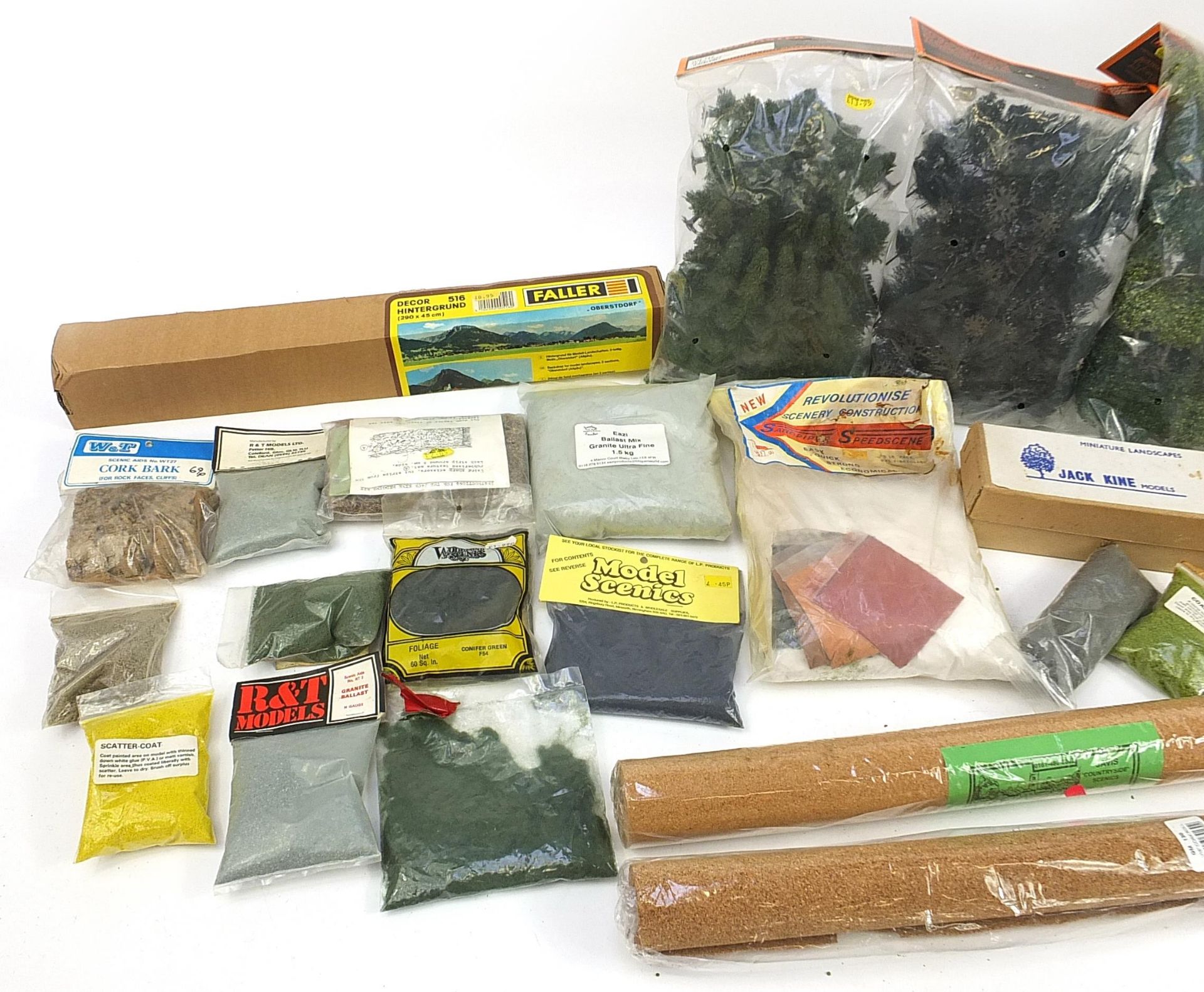 Model railway landscape accessories in packets including grass, trees, sand and cork - Image 2 of 4
