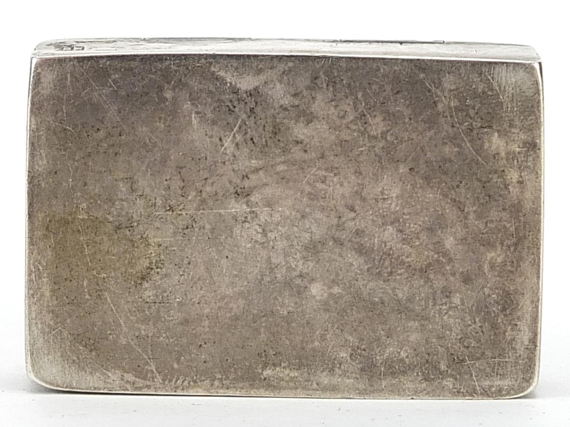 George Unite & Sons, Edward VII rectangular silver snuff box with hinged lid, Birmingham 1904, 4.5cm - Image 4 of 5