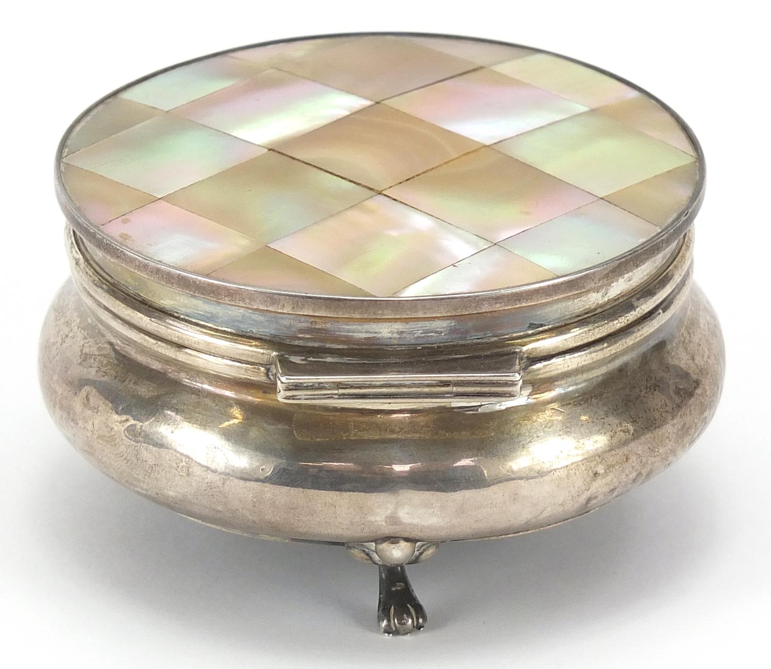 Synyer & Beddoes, George V silver and mother of pearl jewel box with hinged lid and raised on - Image 3 of 5