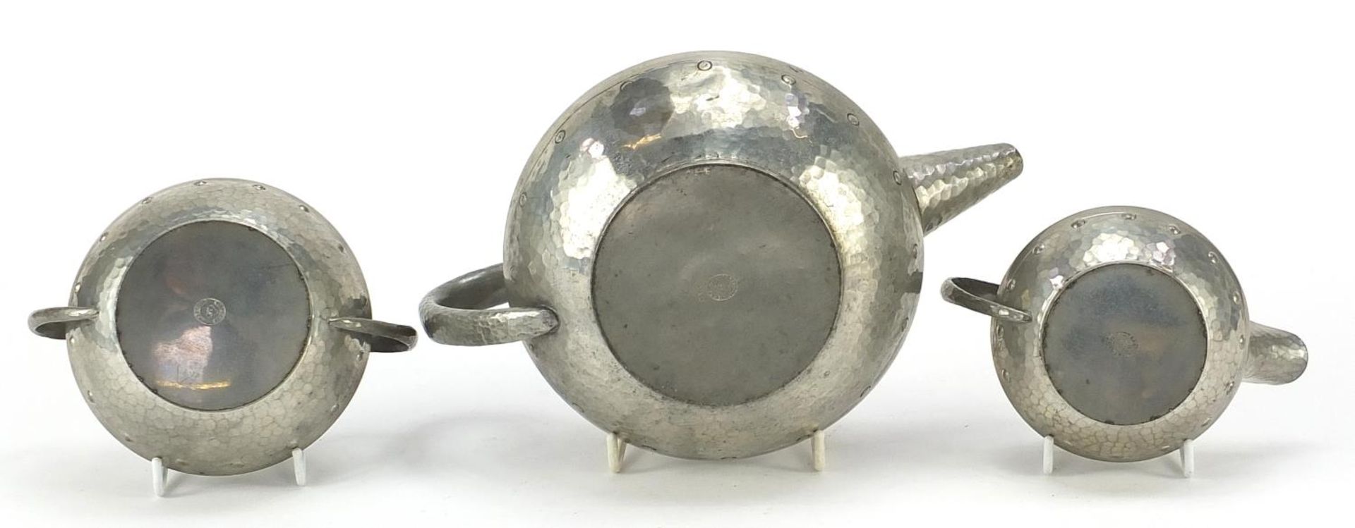 Arts & Crafts baronial pewter tea set, the largest 23.5cm in length - Image 3 of 4