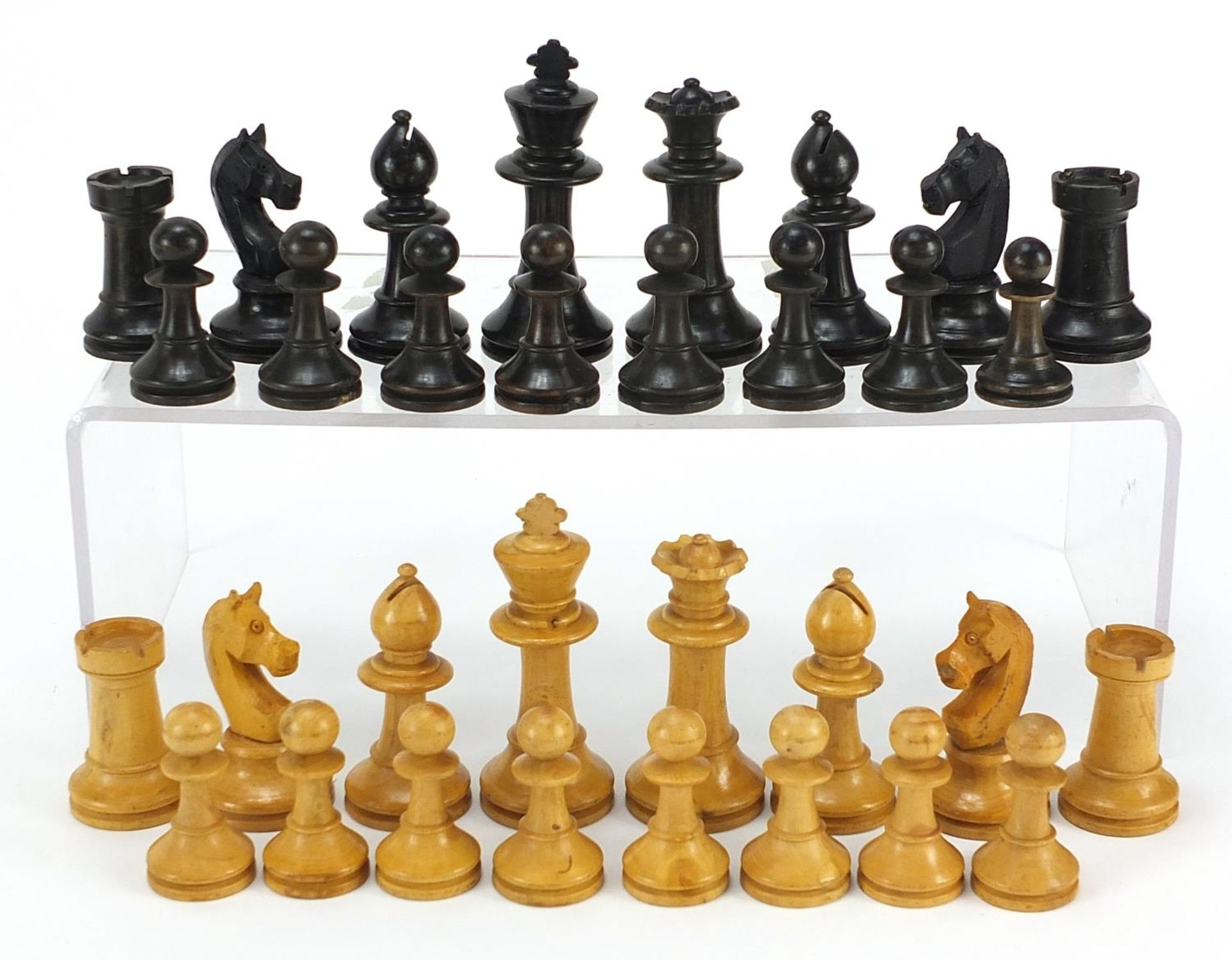 Large Jaques style boxwood and ebony Staunton chess set with mahogany box, the largest pieces each - Image 2 of 7