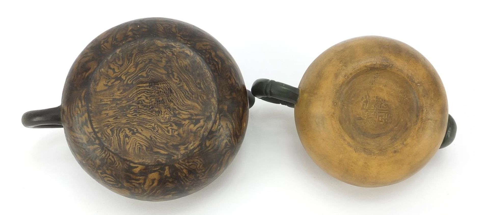 Two Chinese Yixing terracotta teapots including a marbleised example with lizard knop, the largest - Image 3 of 5