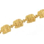 18ct gold elephant design bracelet, 18cm in length, 20.2g