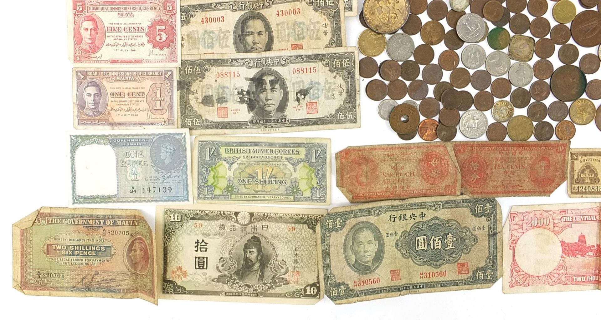 Collection of antique and later British and World banknotes including Japanese notes and a George - Bild 8 aus 10