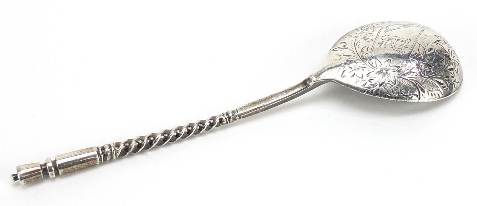 Russia silver spoon with foliate engraved bowl, impressed Russian marks, 16cm in length, 36.8g - Bild 2 aus 3