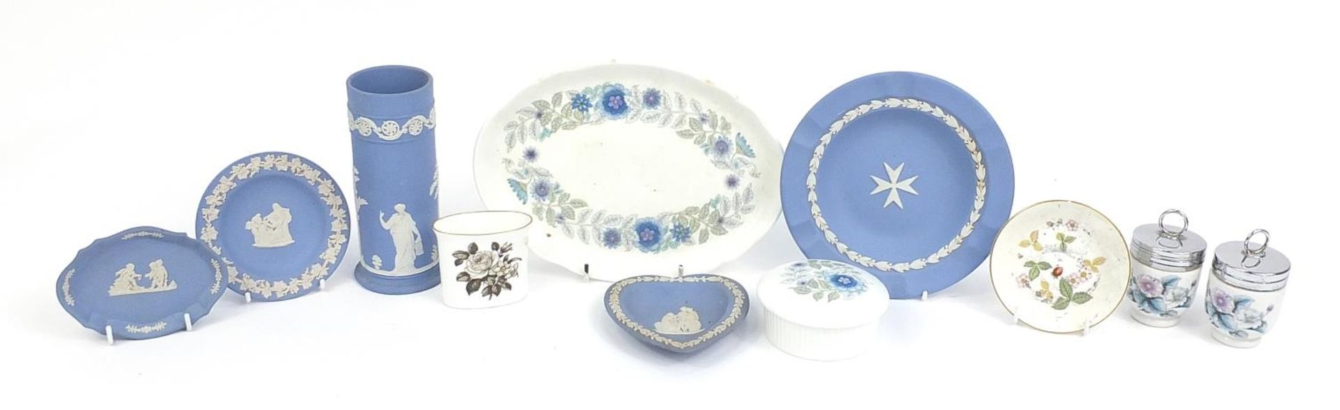 Assorted Wedgwood and Worcester ceramics including blue and white Jasperware vase, plates, pin