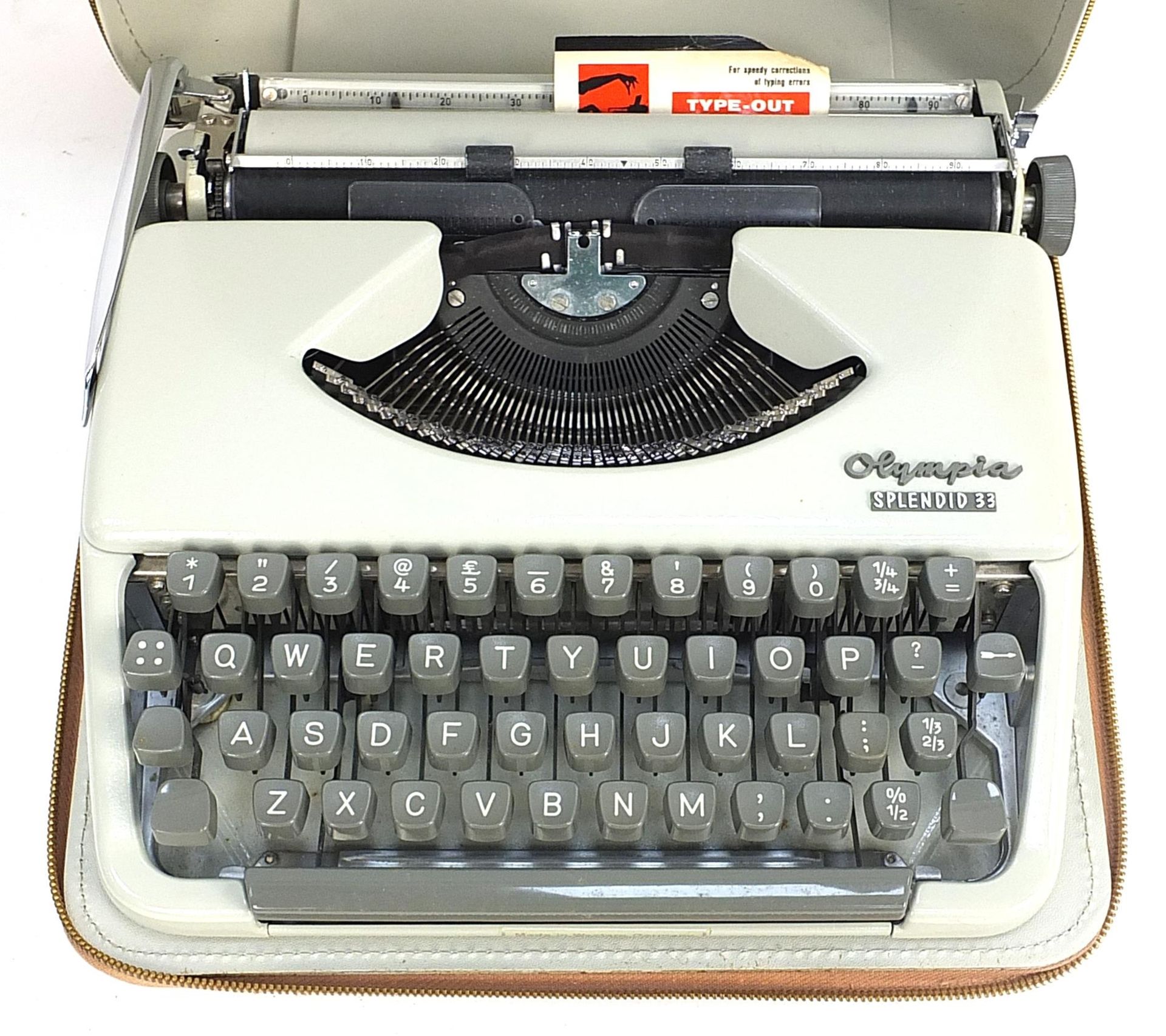 Cased Olympia Splendid 33 retro typewriter - Image 2 of 3