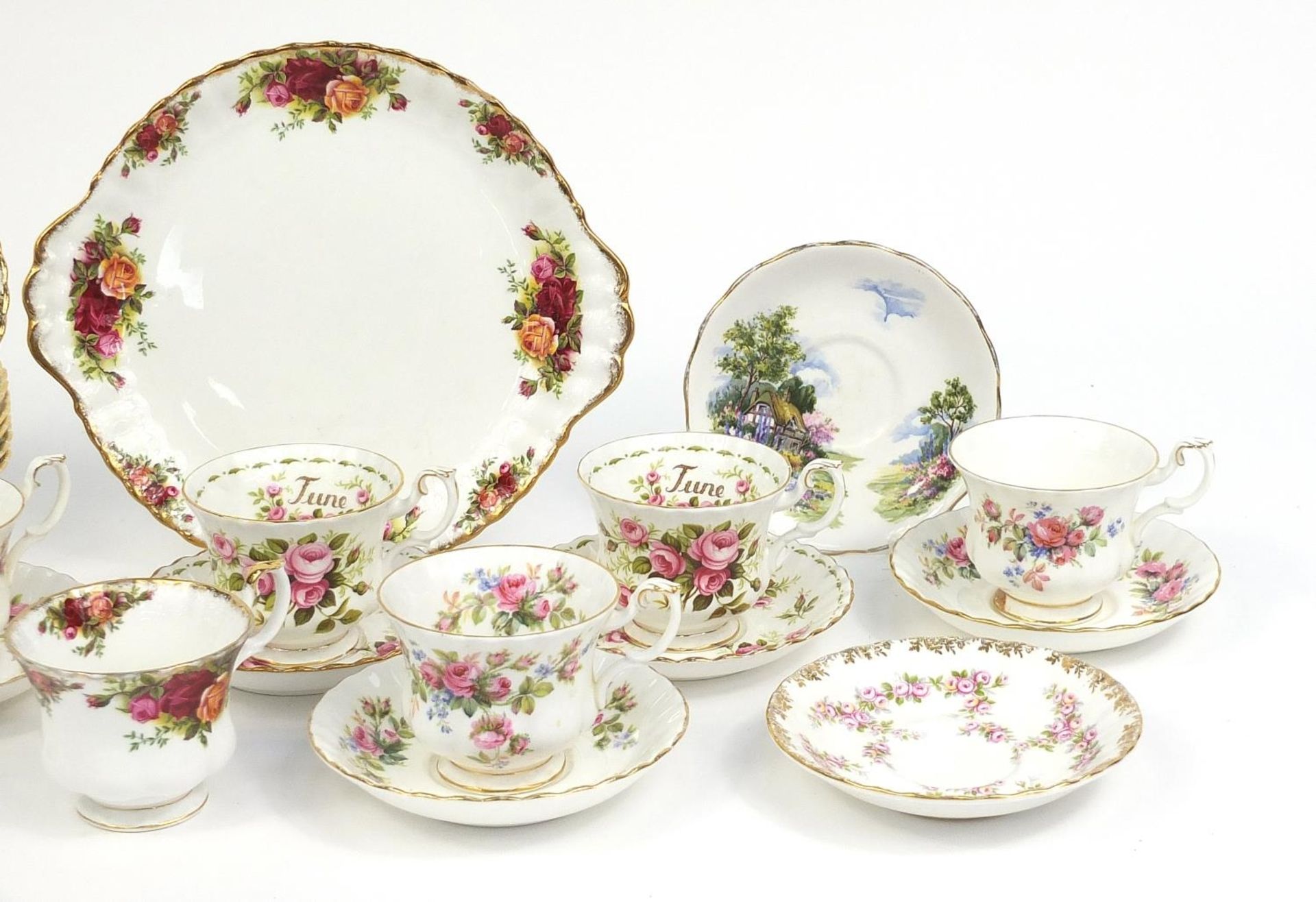 Selection of Royal Albert Old Country Roses including pudding basins and cake plate and Royal Albert - Image 3 of 3