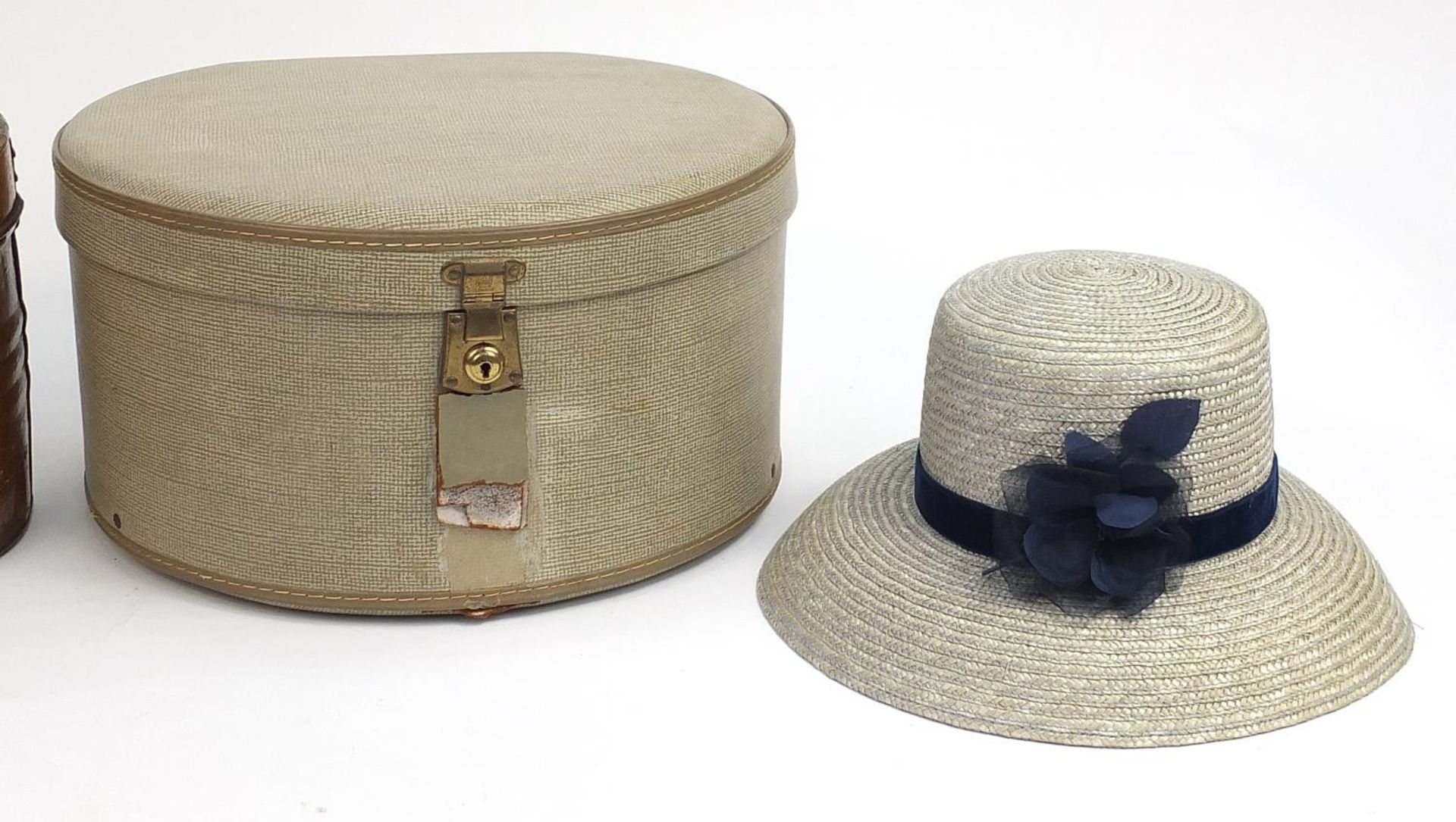 Victorian tin hat box, retro hat box and hats - Image 3 of 4