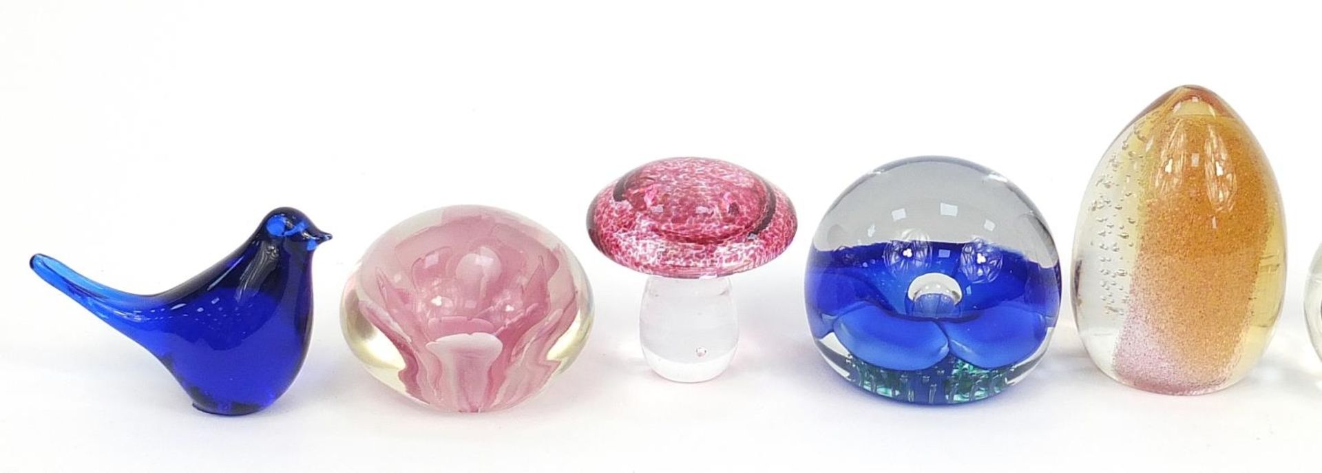 Assorted glass paperweights including bird design, Caithness, rose design and a mushroom, the - Bild 2 aus 3