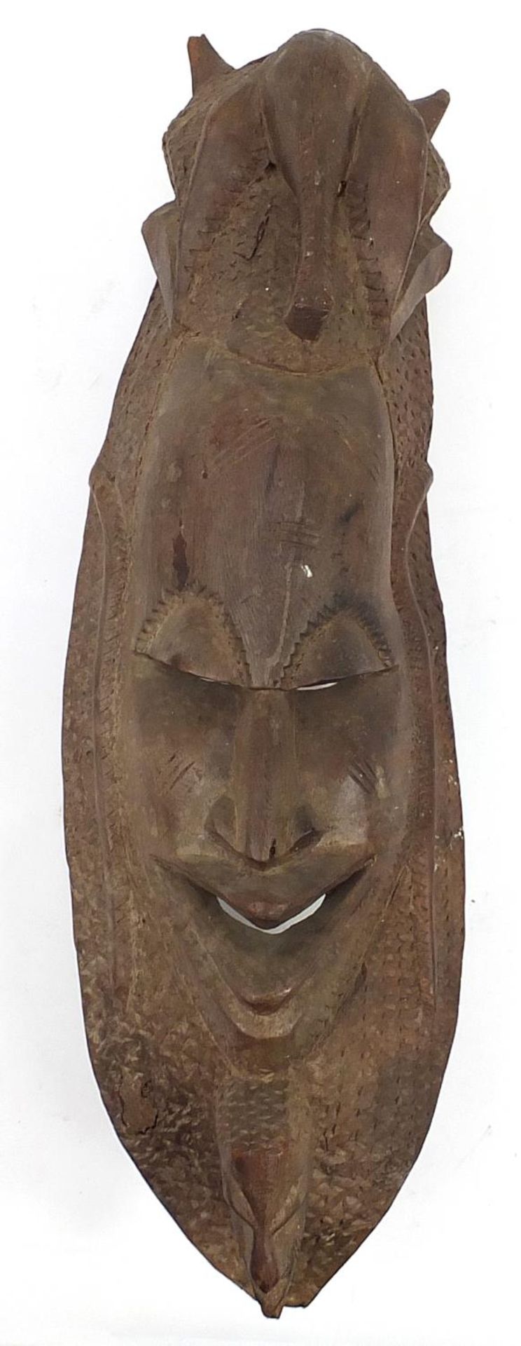Wooden items including African figures, animals, instruments and large carved wall mask, the largest - Bild 5 aus 5