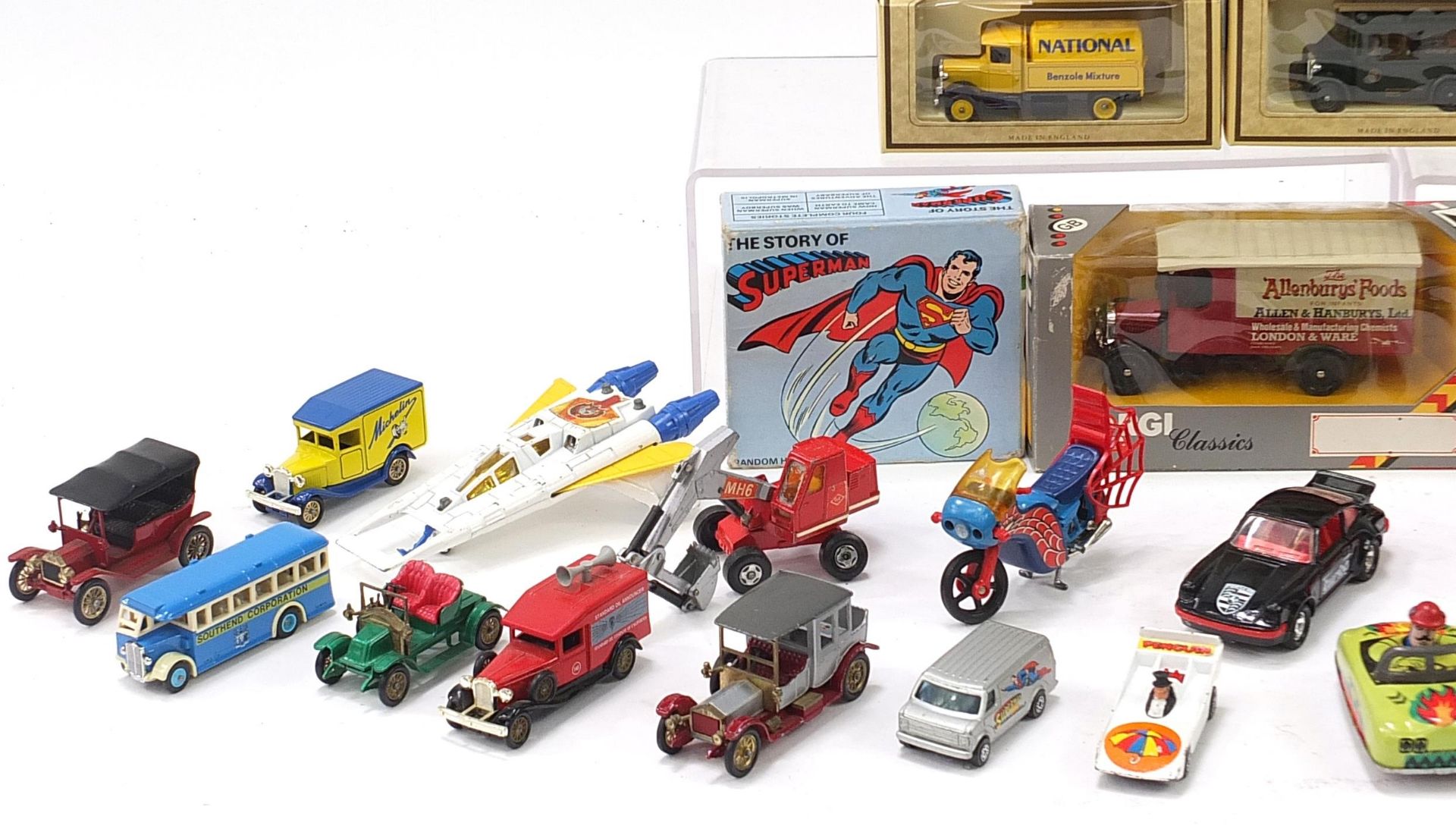 Collection of vintage and later diecast vehicles including Corgi, Matchbox and Dinky - Image 3 of 4
