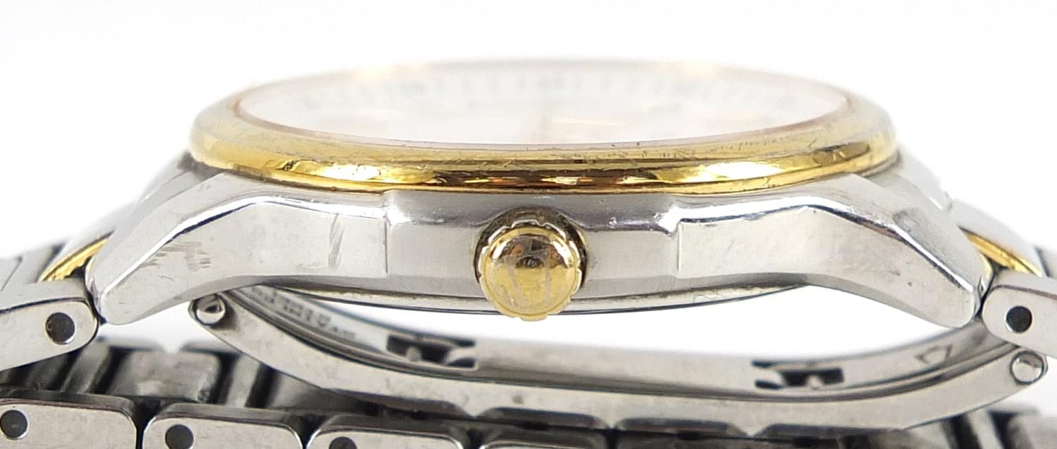 Bulova, gentlemen's dress watch with date aperture numbered C975522, 30mm in diameter - Image 5 of 5