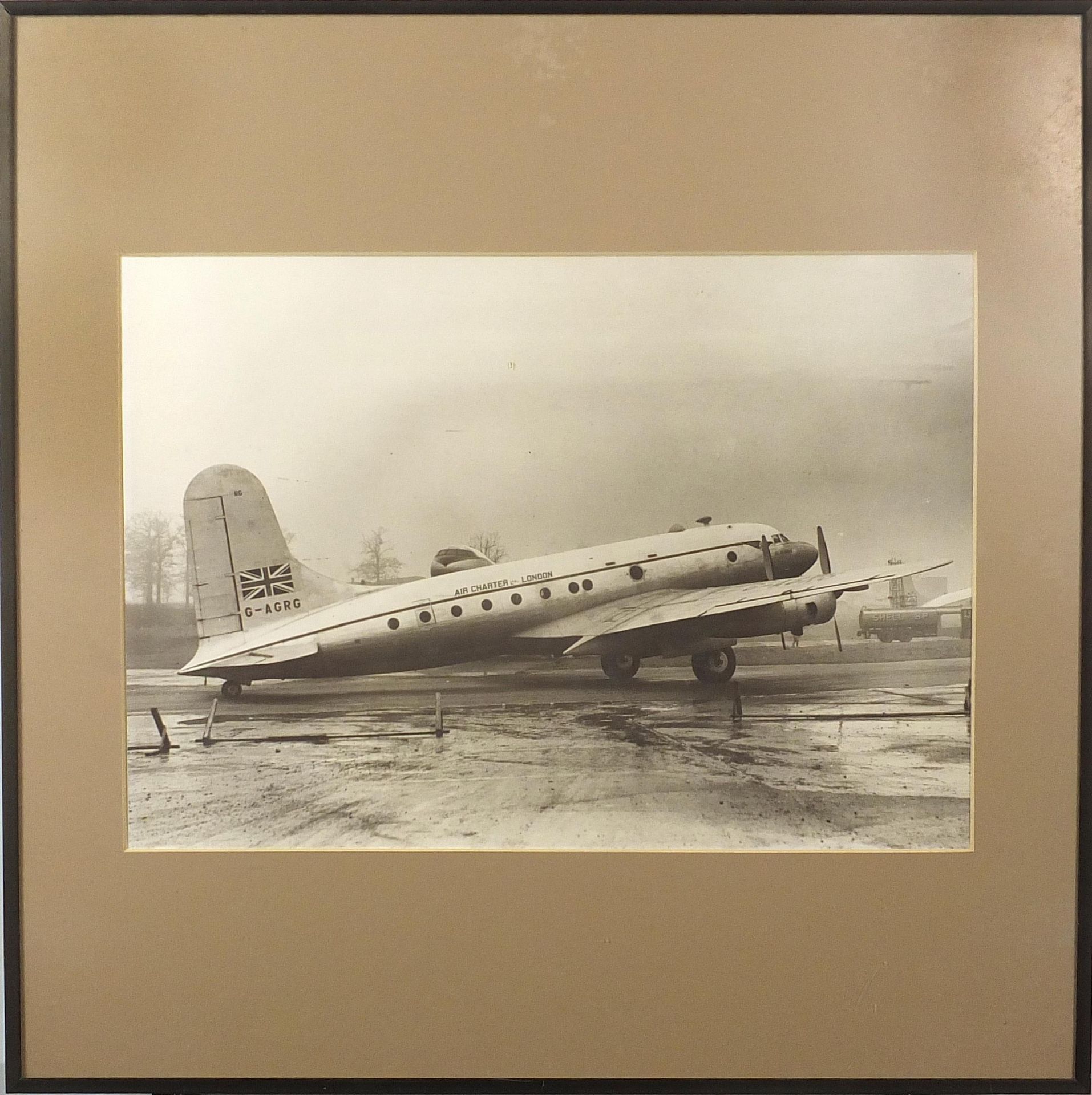 Vintage aviation interest Air Charter Ltd London black and white photograph of a Avro Tudor (Super T - Bild 2 aus 2