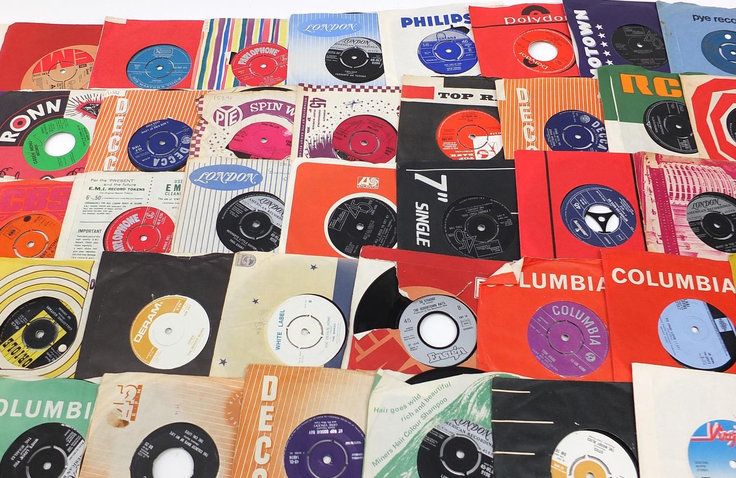 45rpm records including The Beatles, Eddie Cochrane, David Bowie, Kiss and Tommy Tucker - Image 4 of 9