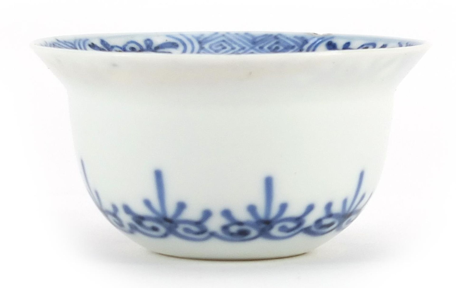 Chinese blue and white porcelain tea bowl hand painted with flowers, character marks to the base,