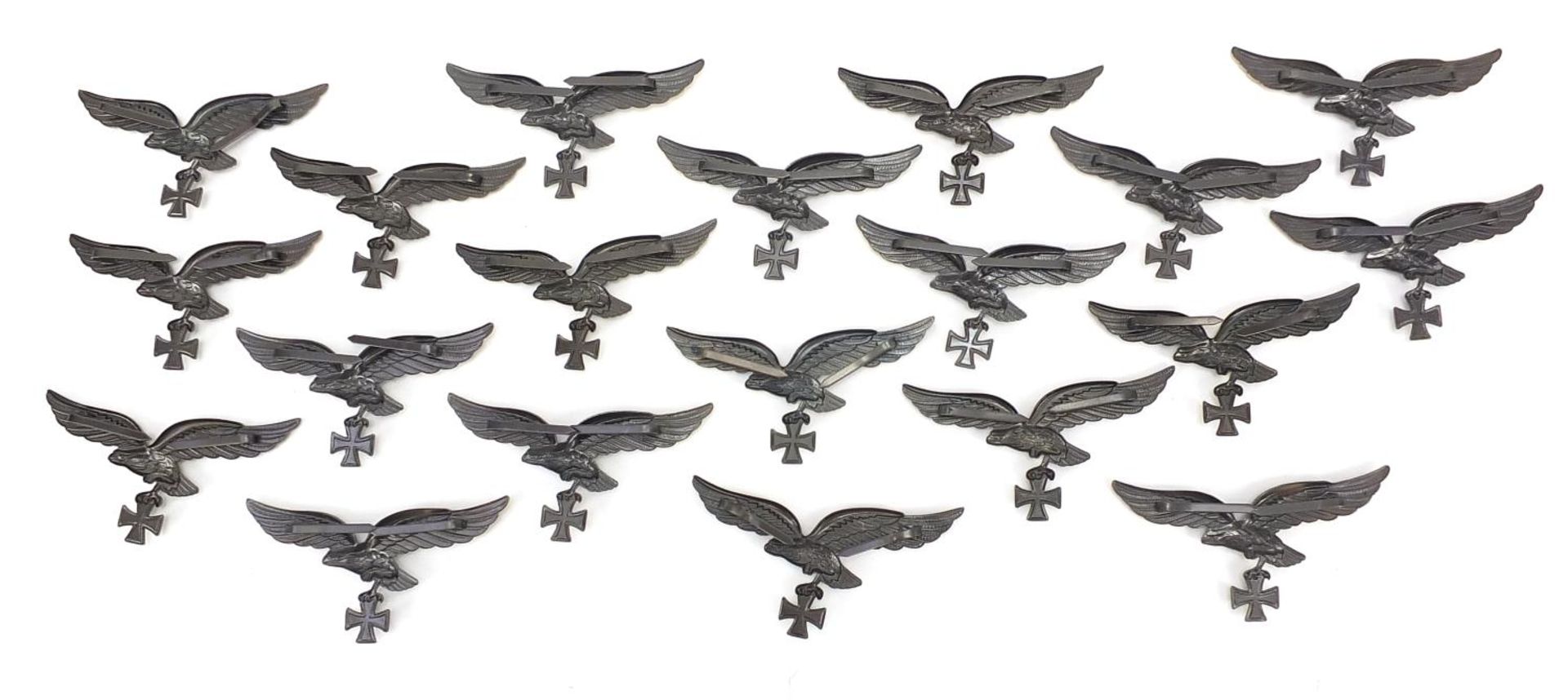 Collection of German military interest Eagle badges - Image 4 of 4