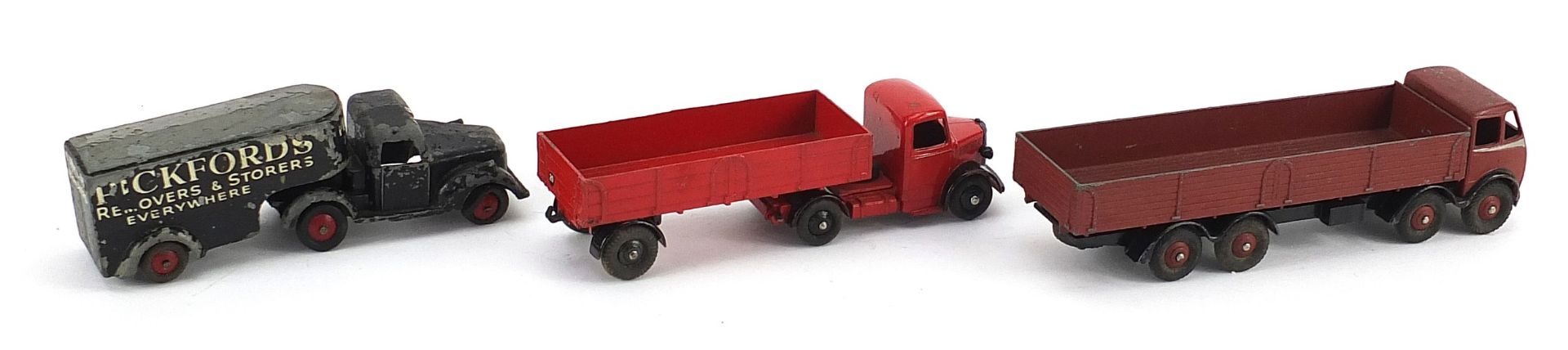 Two vintage Dinky diecast lorries and a Timpo Toys Pickfords Removal lorry - Image 3 of 5