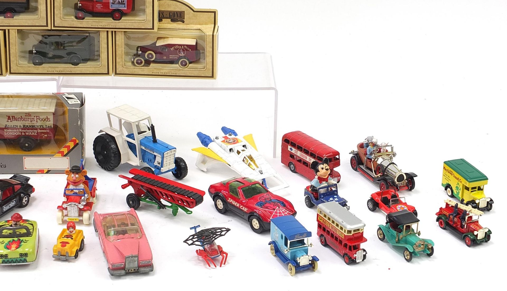 Collection of vintage and later diecast vehicles including Corgi, Matchbox and Dinky - Image 4 of 4