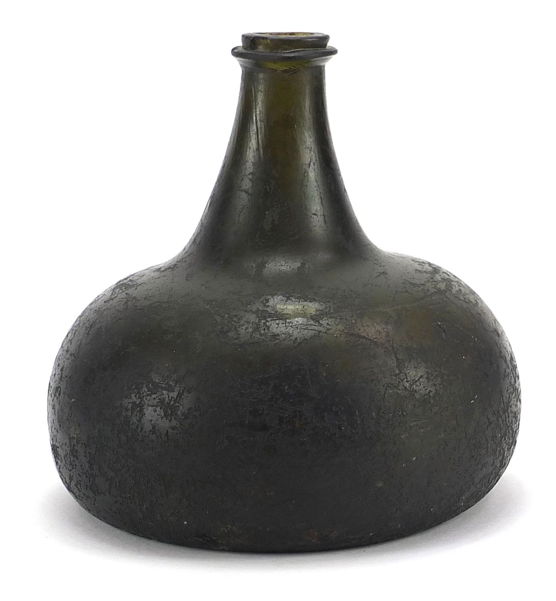 17th/18th century green glass onion bottle, 14.5cm high - Image 2 of 3