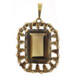 9ct gold smoky quartz pendant, 4cm high, 9.8g