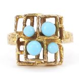9ct gold Modernist ring set with blue stones, size M, 4.3g