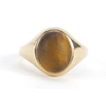 9ct gold cabochon tiger's eye ring, size S, 3.8g