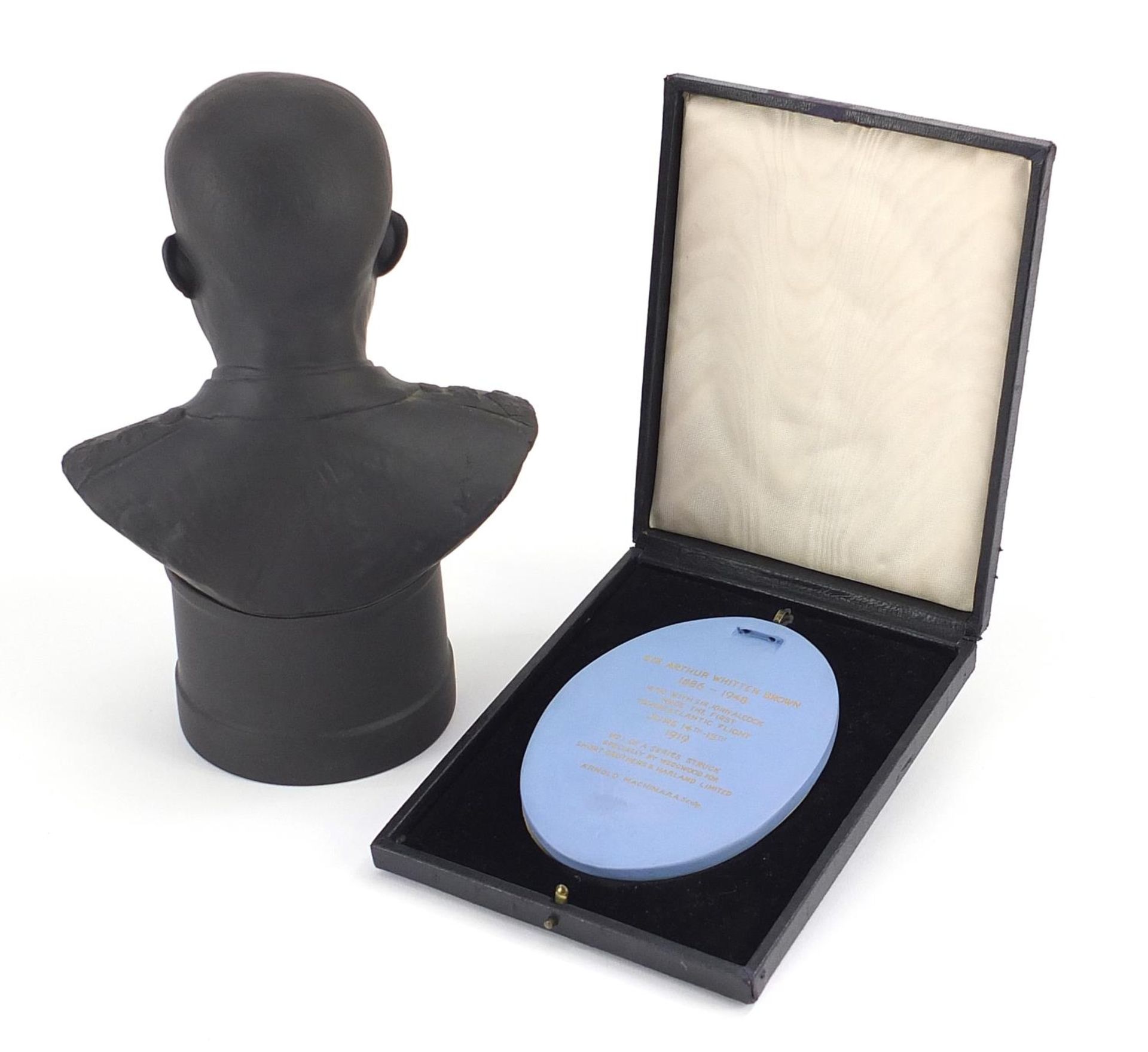 Wedgwood black basalt bust of Dwight D Eisenhower, limited edition 1307/5000, together with a - Image 3 of 7