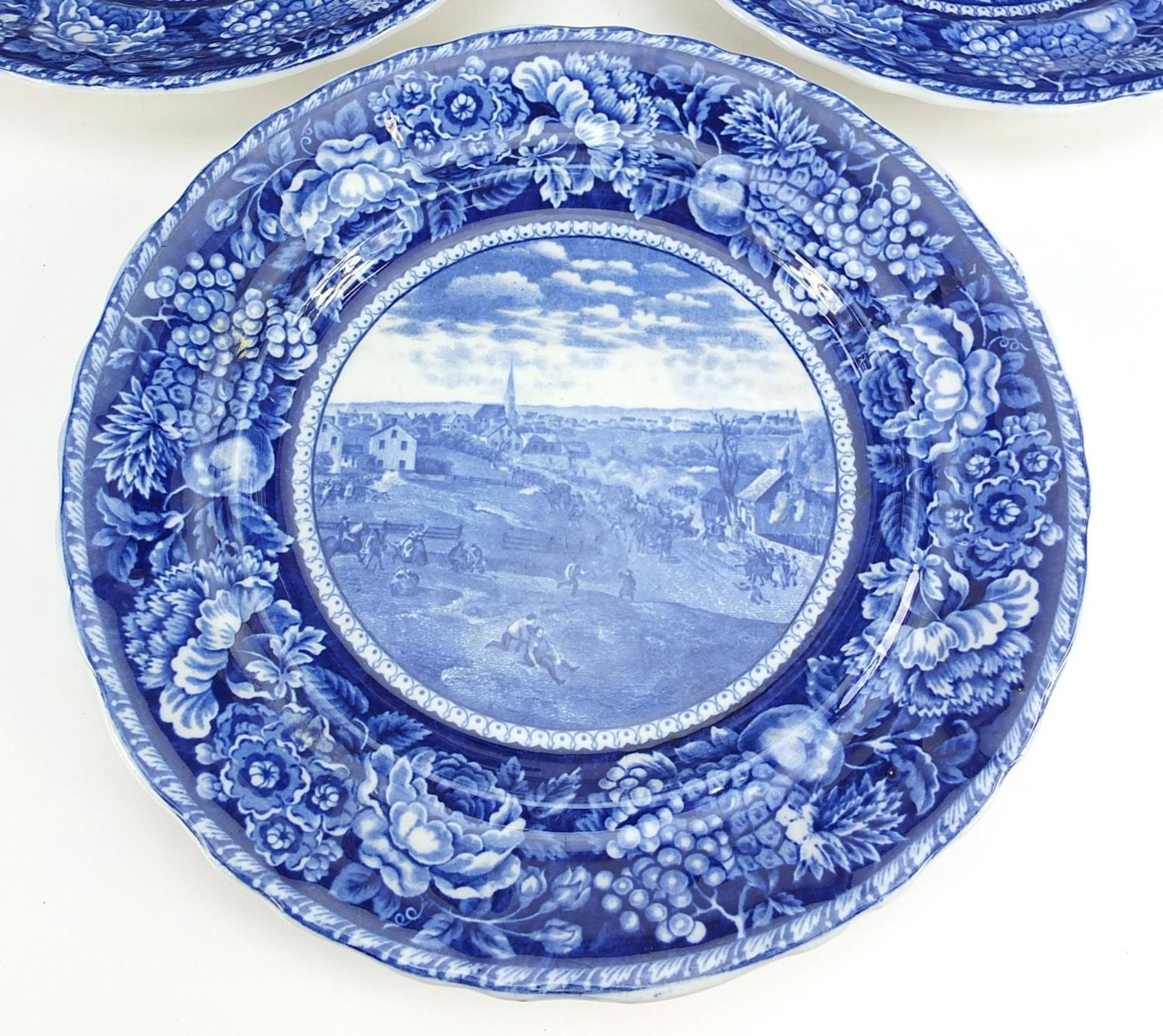 Seven American interest War of Independence blue and white plates including Molly Pitcher at - Bild 4 aus 5