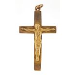 9ct gold crucifix pendant, 4cm high, 5.5g