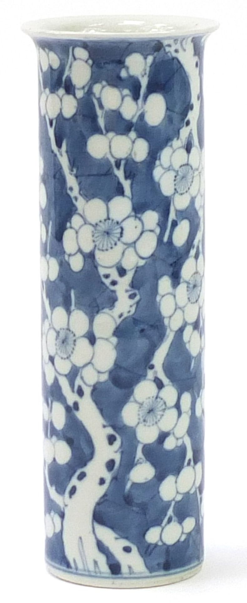 Chinese blue and white porcelain cylindrical vase hand painted with prunus flowers, four figure - Bild 2 aus 4