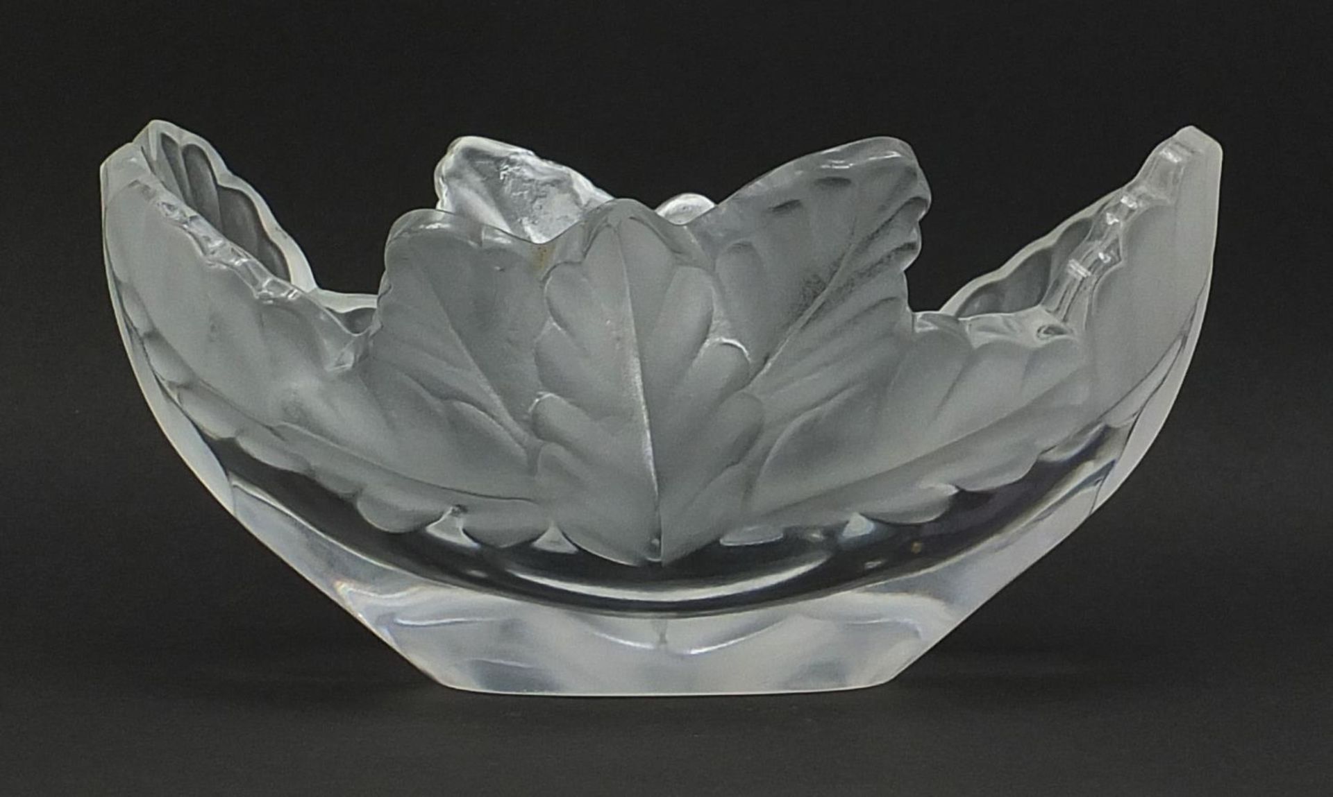 Lalique, French frosted glass oak leaf bowl, etched Lalique France to the base, 19.5cm wide